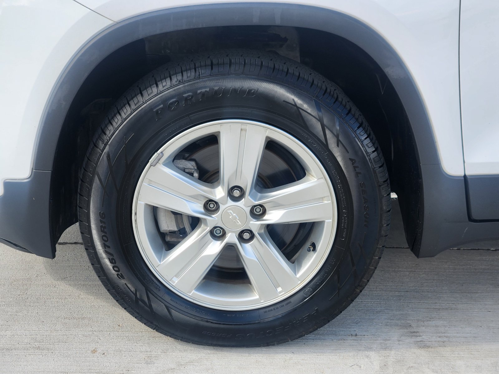 Used 2018 Chevrolet Trax LT w/ LT Convenience Package AWD/4WD image 11