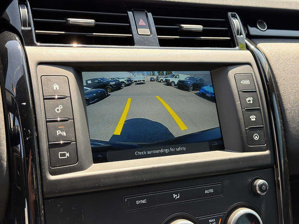 Used 2017 Land Rover Discovery SE AWD/4WD image 14