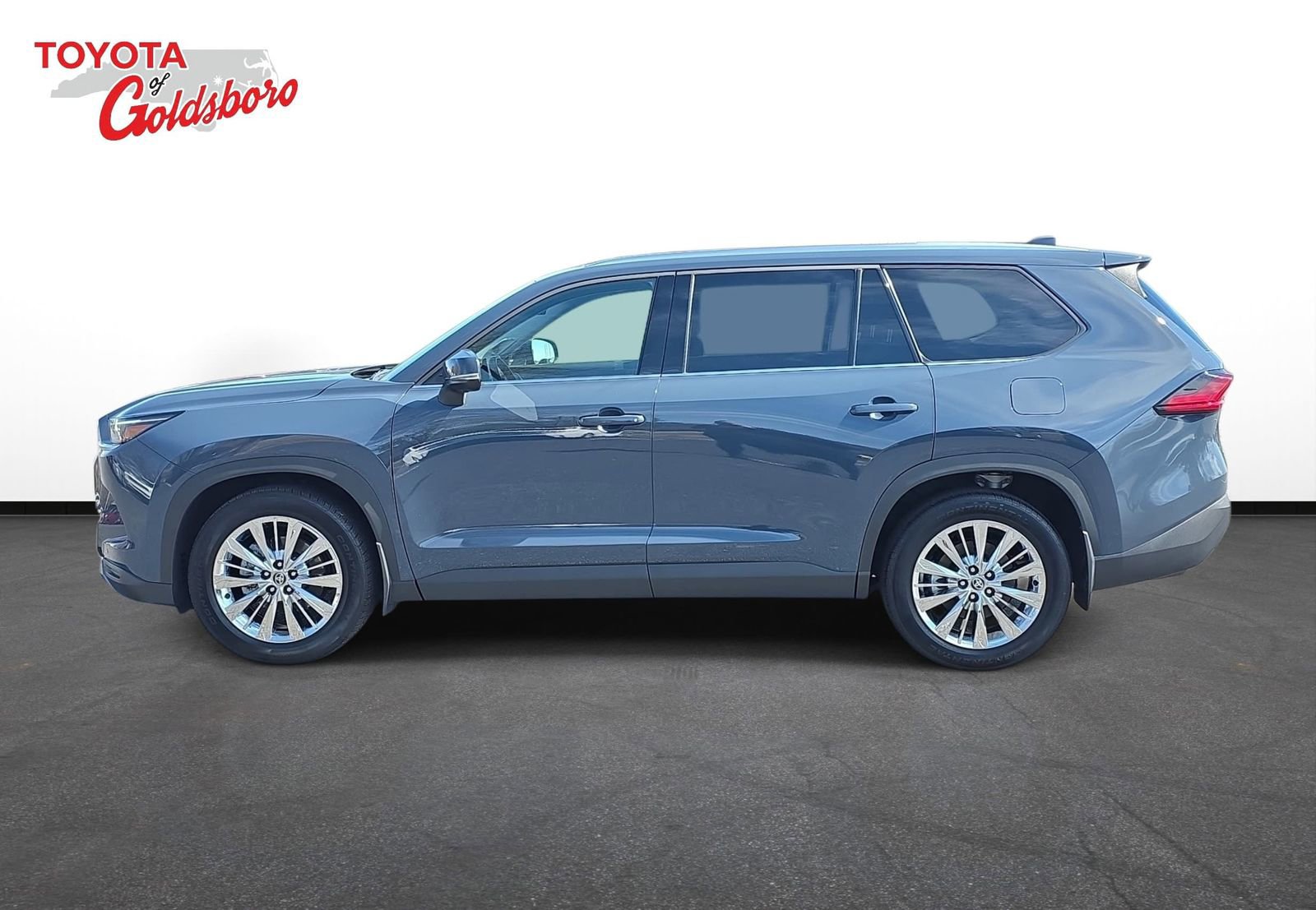 Used 2025 Toyota Grand Highlander AWD image 8