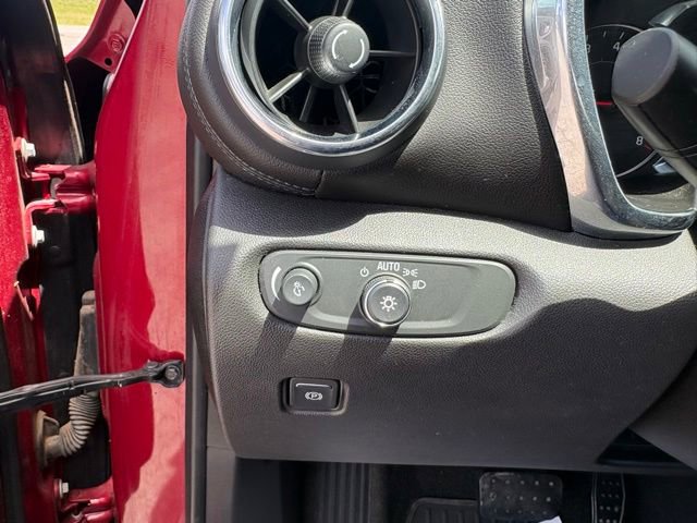 Used 2019 Chevrolet Blazer LT FWD image 19