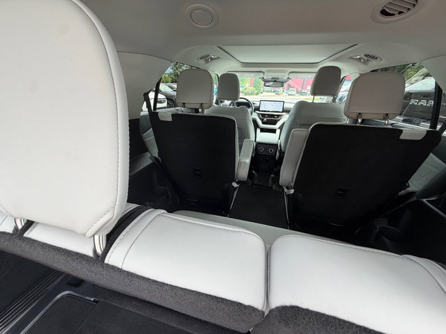 Used 2025 Ford Explorer Platinum AWD/4WD image 42