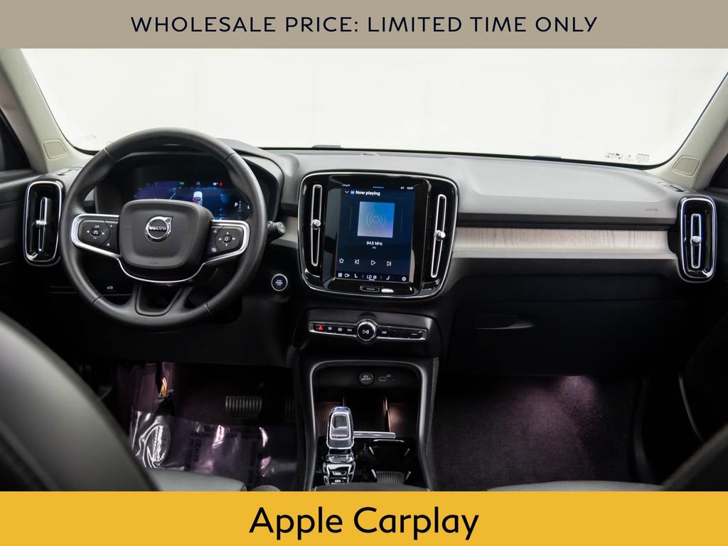 Used 2025 Volvo XC40 B5 Plus image 9