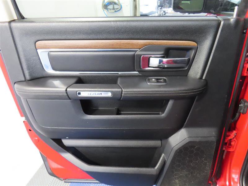 Used 2015 RAM 1500 Laramie w/ Convenience Group image 31