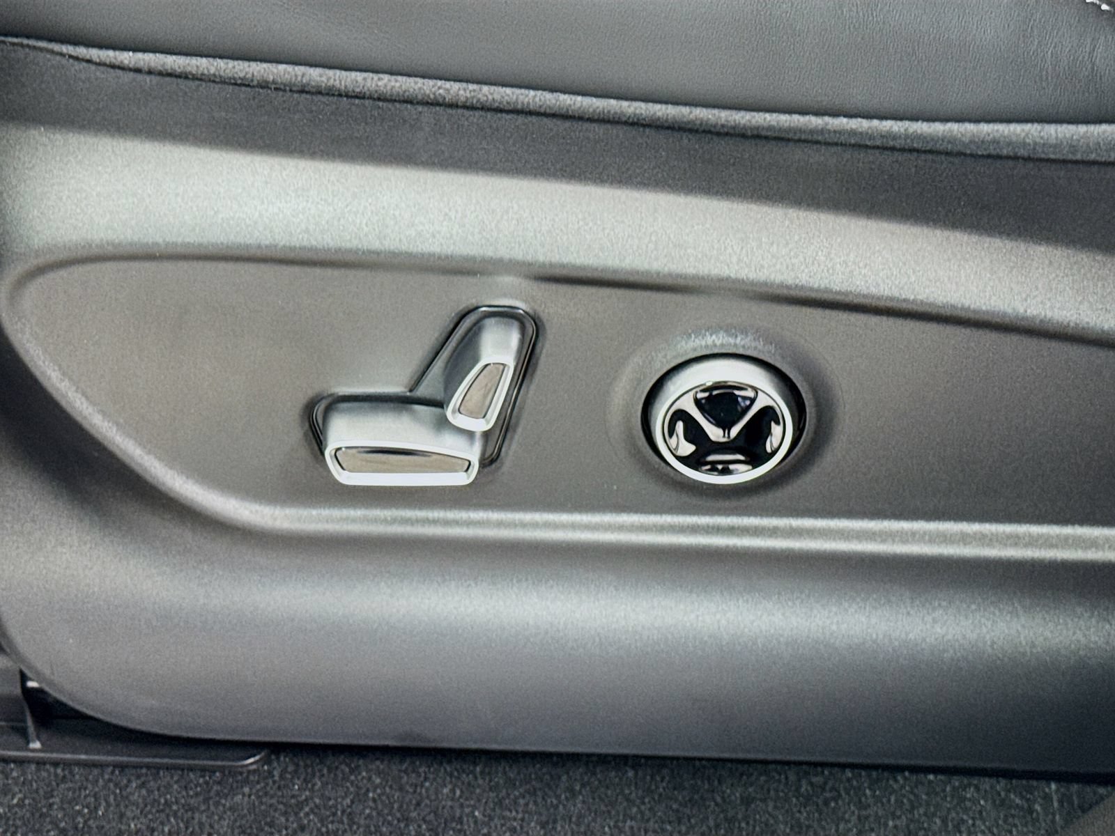 Used 2025 Maserati Grecale GT AWD/4WD image 19