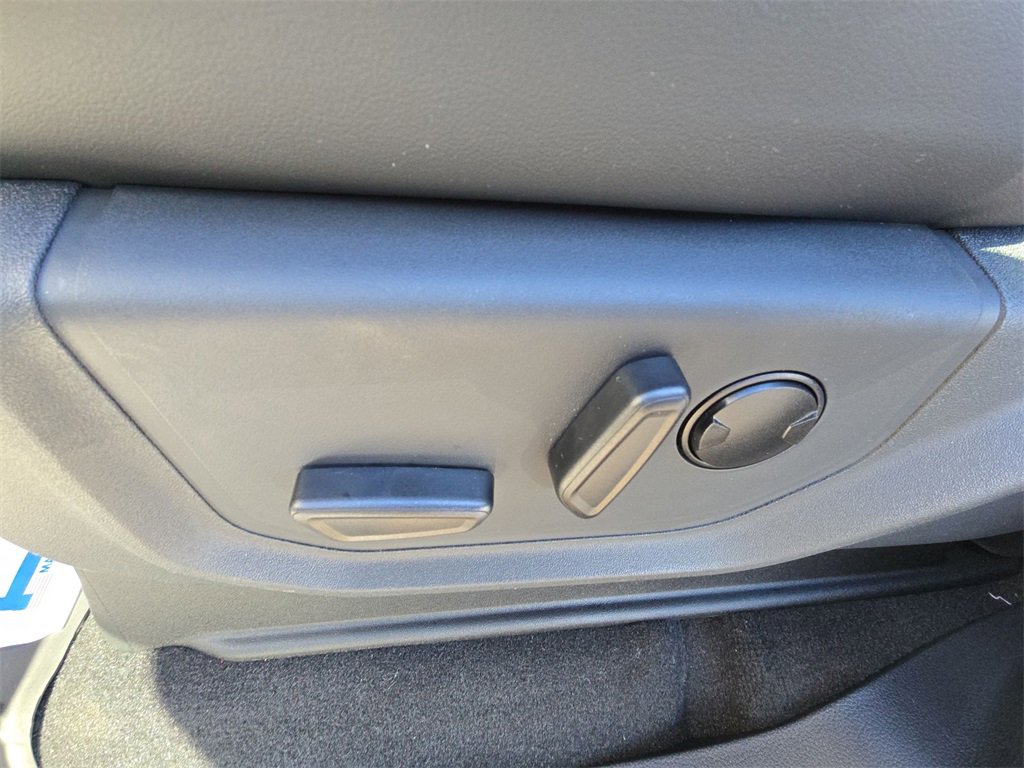 Used 2024 Ford Expedition Max XLT image 12