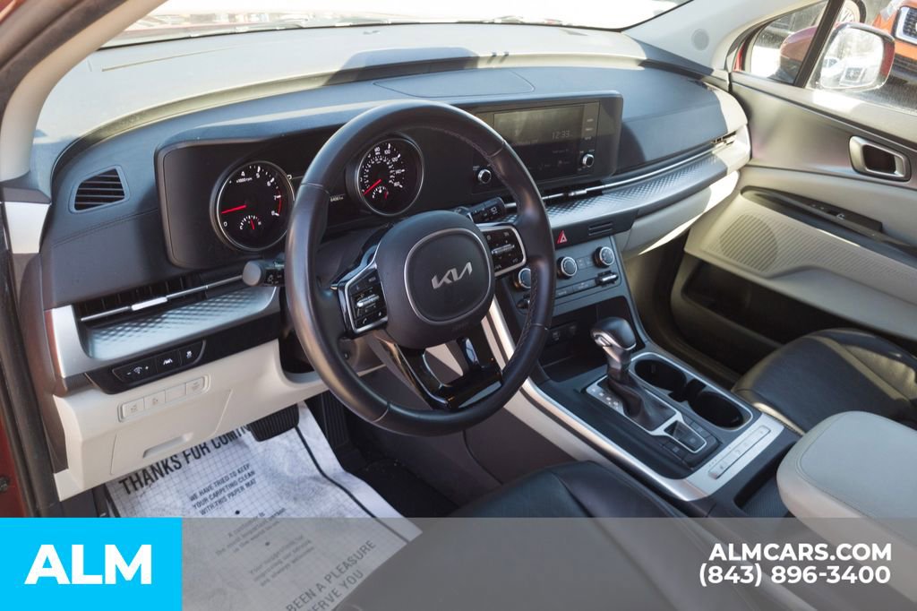 Used 2024 Kia Carnival LX image 14