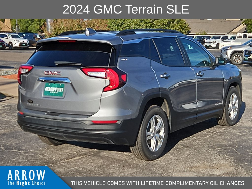 Used 2024 GMC Terrain SLE w/ Driver Convenience Package FWD image 12