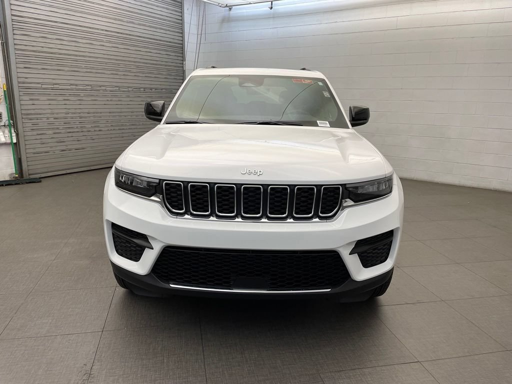 New 2026 Jeep Grand Cherokee Laredo X AWD/4WD image 6