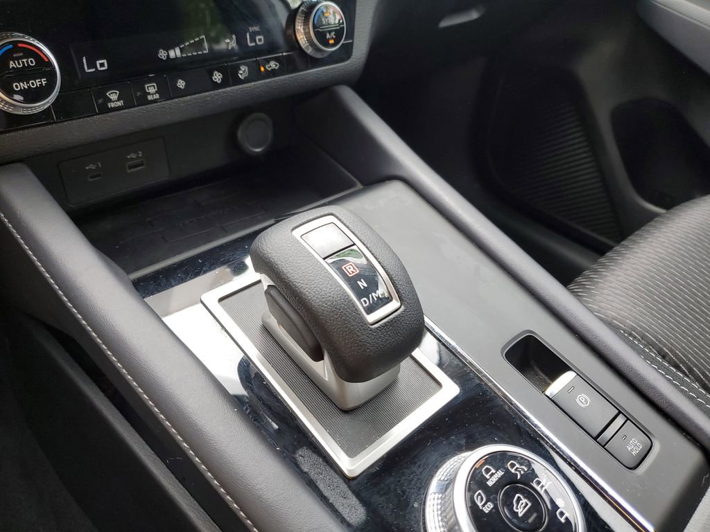 Used 2023 Mitsubishi Outlander ES FWD image 28