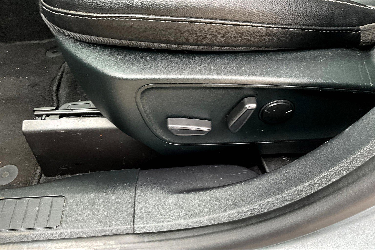 Used 2022 Ford Escape SEL w/ Technology Package AWD/4WD image 35