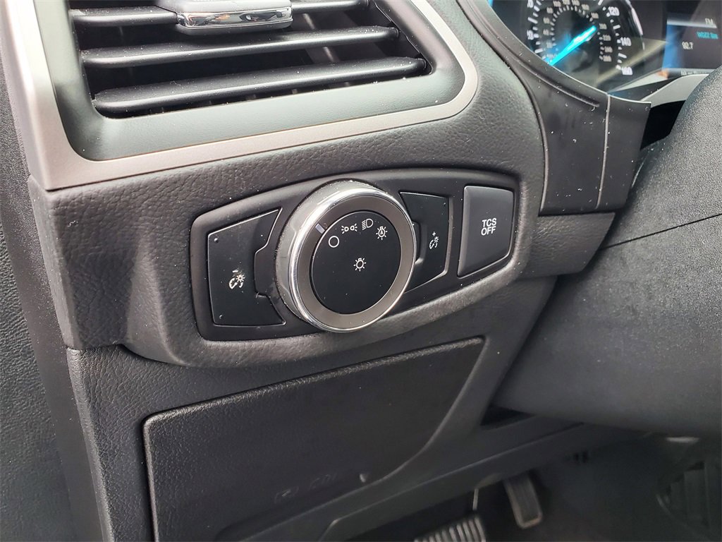 Used 2024 Ford Edge SEL image 9