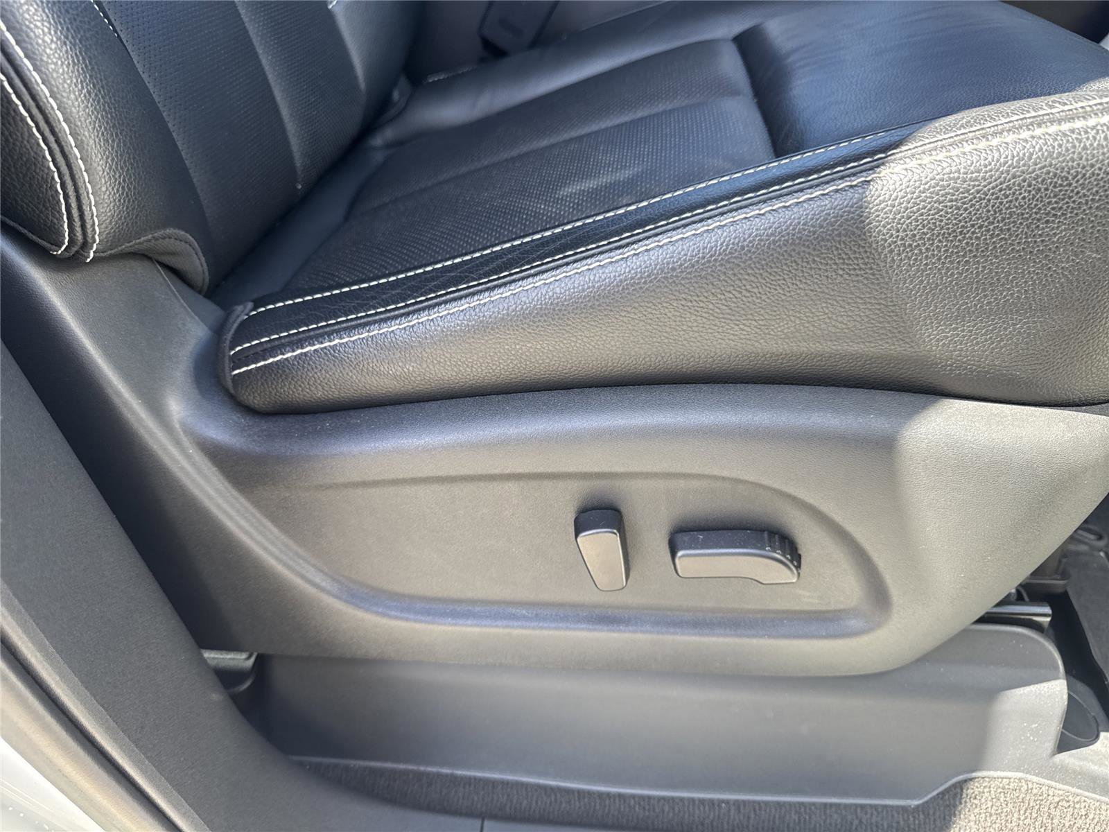 Used 2018 Nissan Titan PRO-4X w/ Pro-4x Convenience Package AWD/4WD image 36