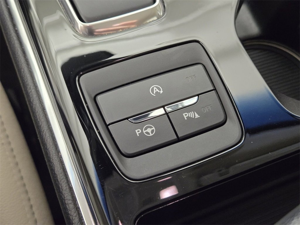 Used 2019 Ford Edge Titanium w/ Equipment Group 301A image 36