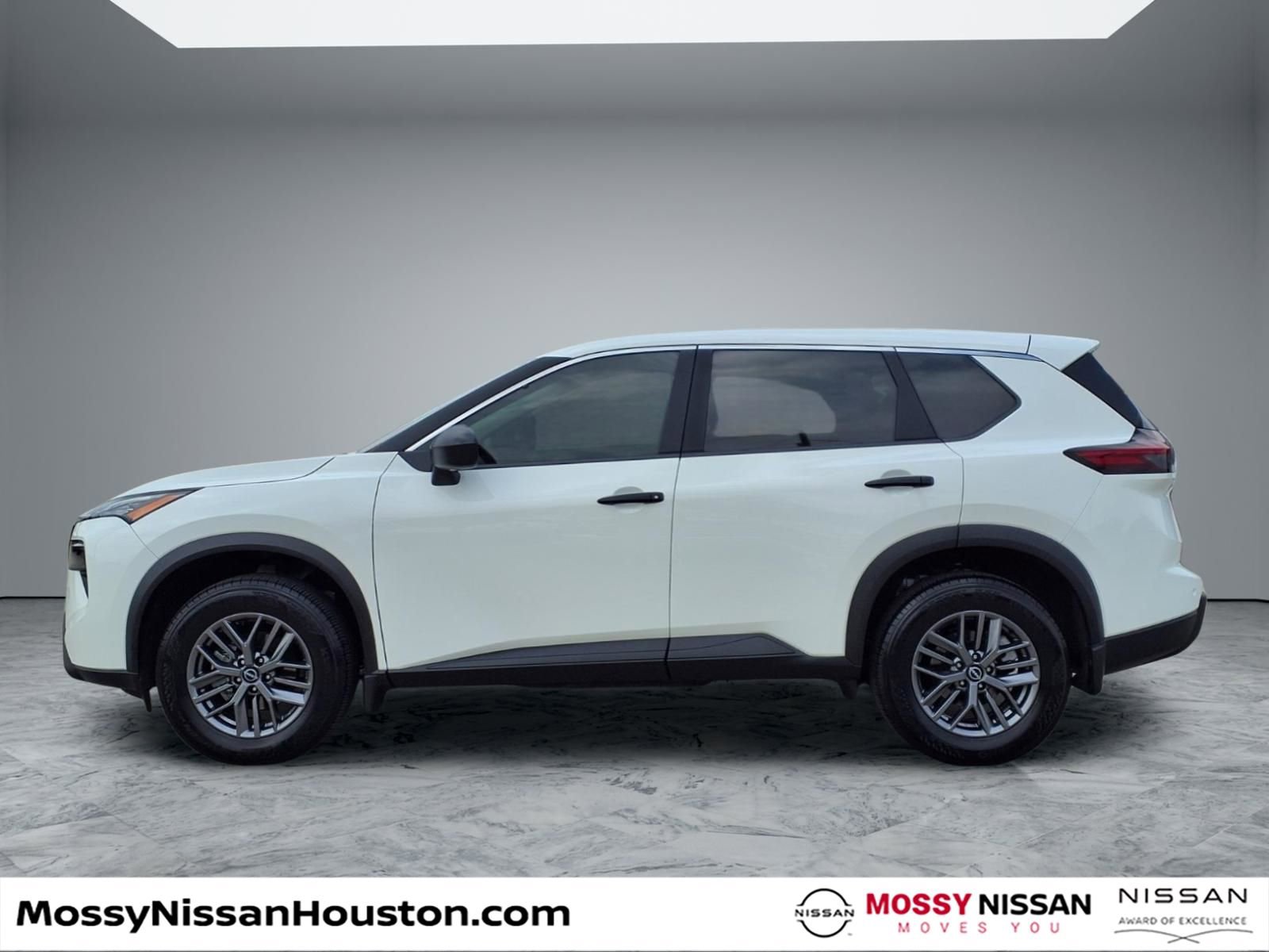 Used 2025 Nissan Rogue S image 5