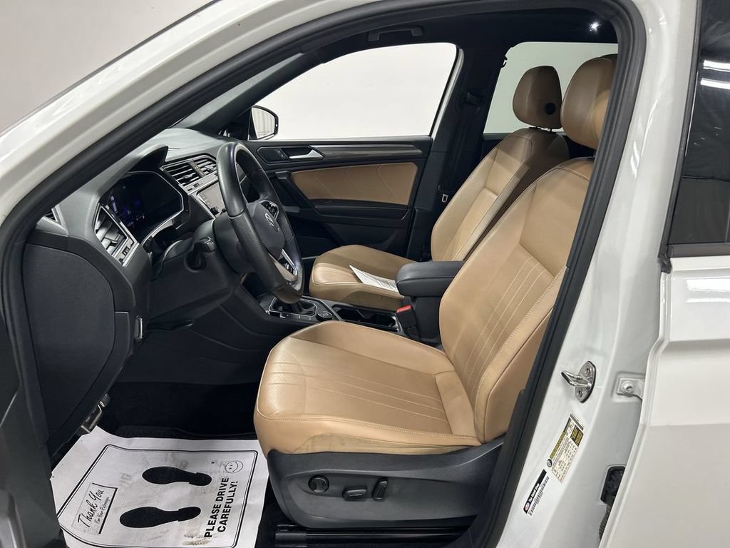 Certified 2024 Volkswagen Tiguan SE R-Line AWD/4WD image 9