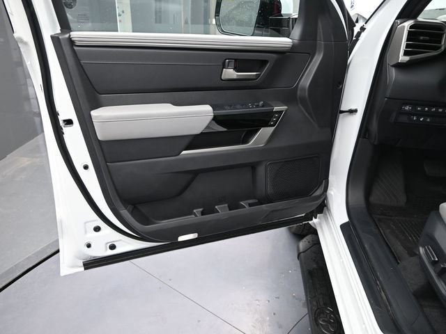 Used 2025 Toyota Tundra Limited AWD/4WD image 28