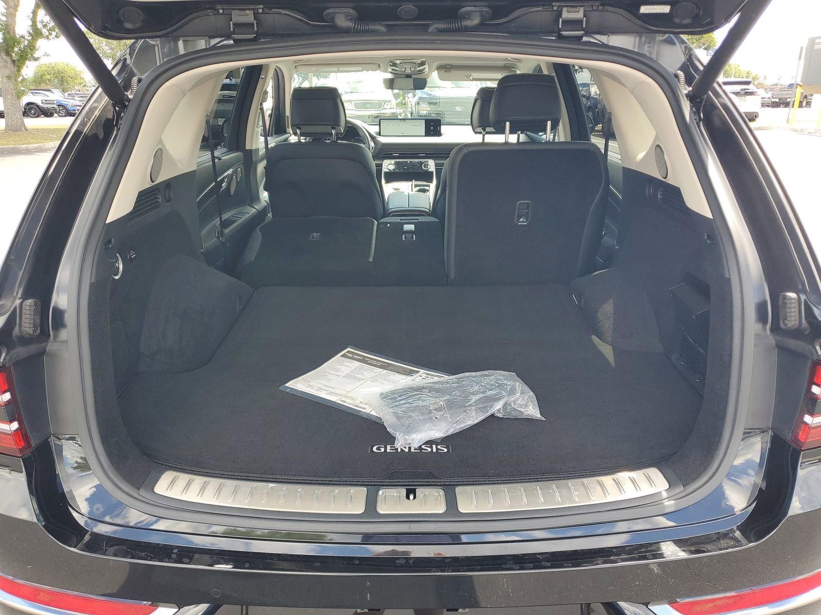 Used 2024 Genesis GV80 2.5T w/ Advanced Package AWD/4WD image 8