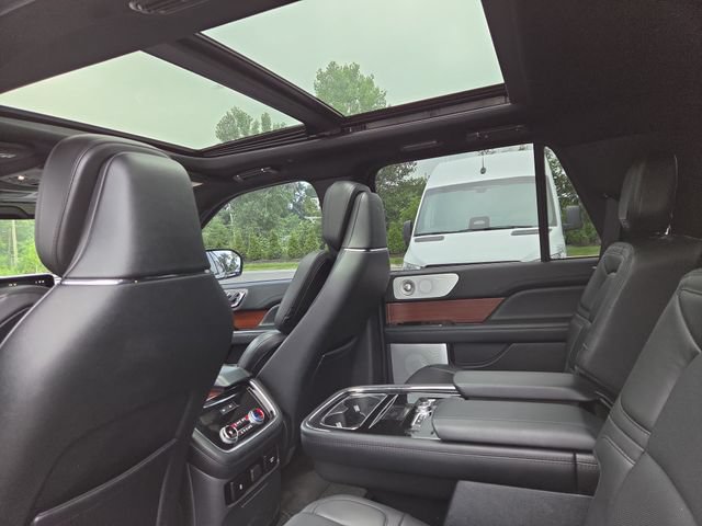 Used 2021 Lincoln Navigator Reserve w/ Luxury Package AWD/4WD image 29