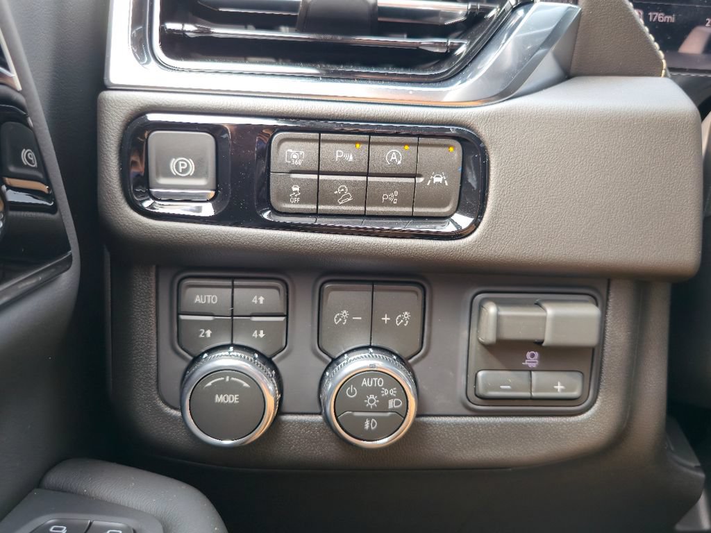 New 2026 GMC Yukon Elevation w/ Elevation Premium Package AWD/4WD image 18