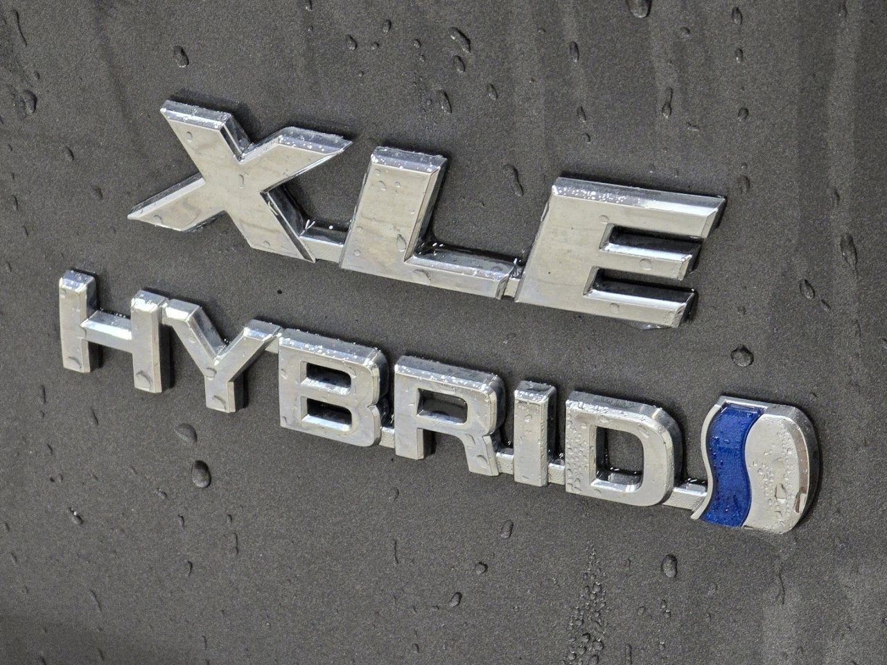 Used 2021 Toyota RAV4 XLE image 17