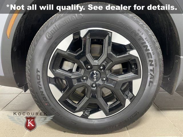 Used 2025 Kia Sorento S image 8