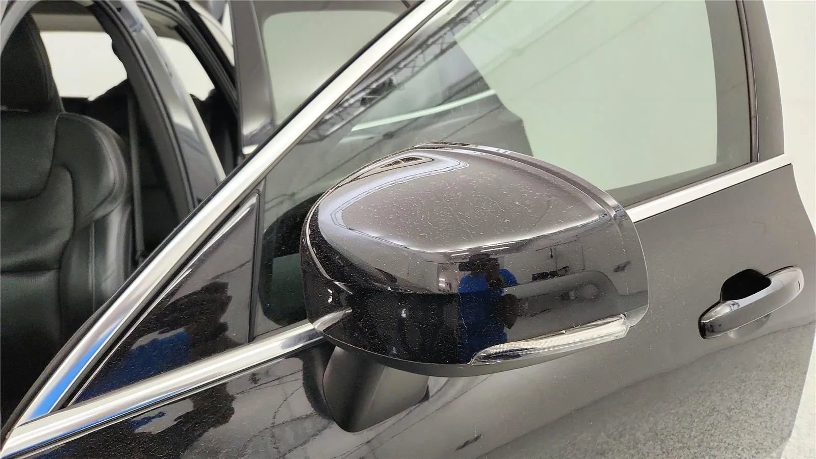 Used 2023 Volvo XC60 B5 Ultimate w/ Climate Package image 18