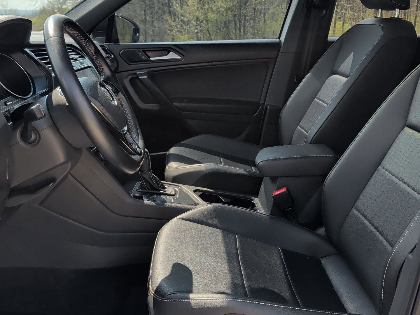 Used 2021 Volkswagen Tiguan SE R-Line image 13