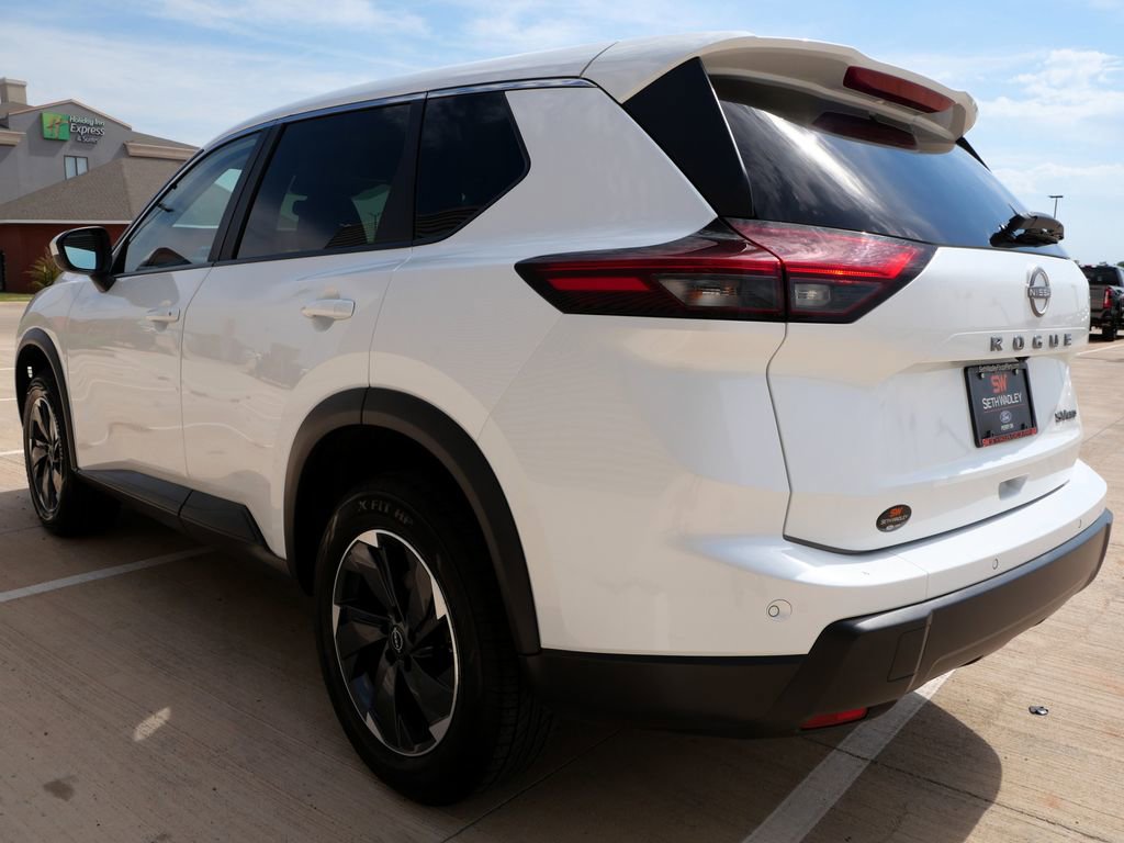 Used 2024 Nissan Rogue SV AWD/4WD image 6