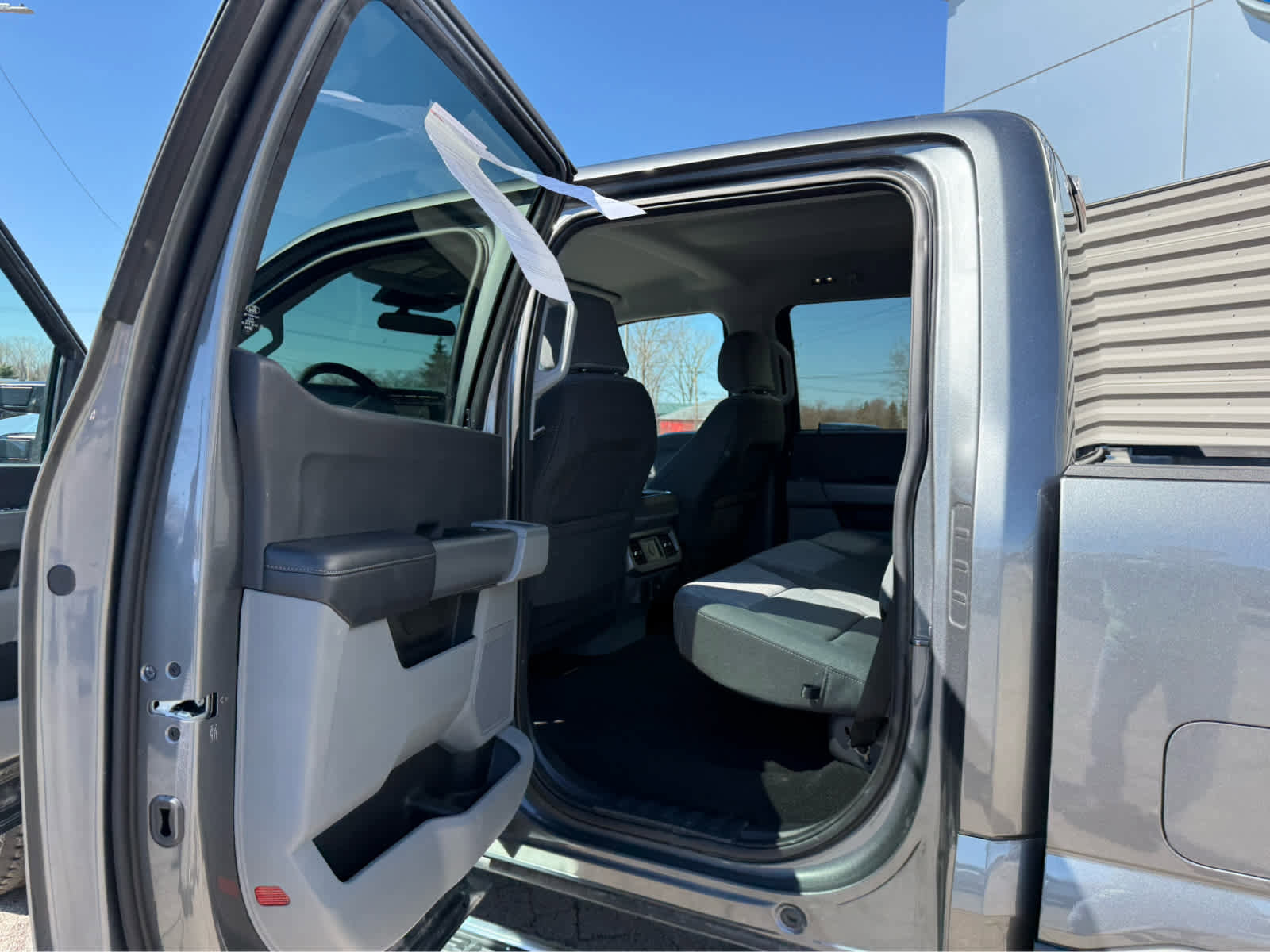 Used 2024 Ford F250 XLT w/ FX4 Off-Road Package image 18