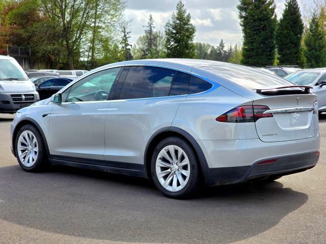 Used 2017 Tesla Model X 75D AWD/4WD image 6