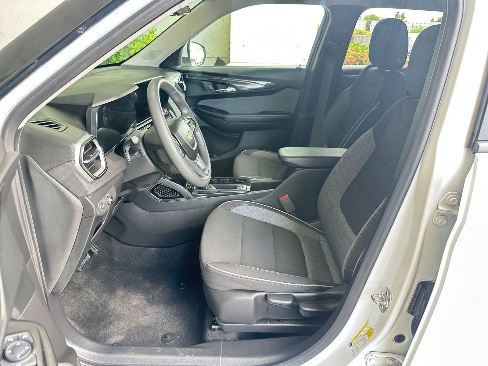 Used 2024 Chevrolet TrailBlazer LT w/ Driver Confidence Package image 27