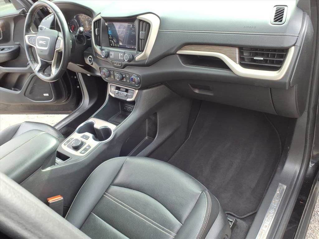 Used 2022 GMC Terrain Denali image 15