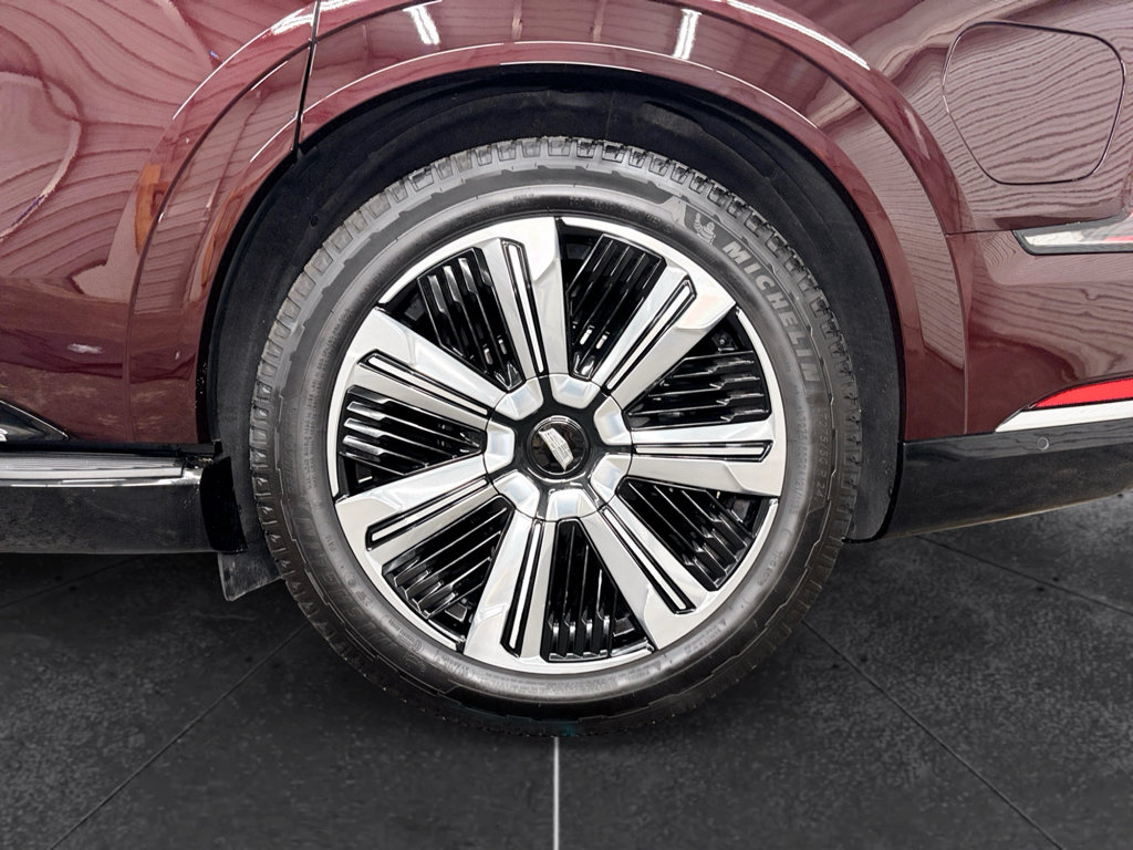 Used 2025 Cadillac Escalade IQ Luxury 2 w/ LPO, Premium Carpet Package AWD/4WD image 37