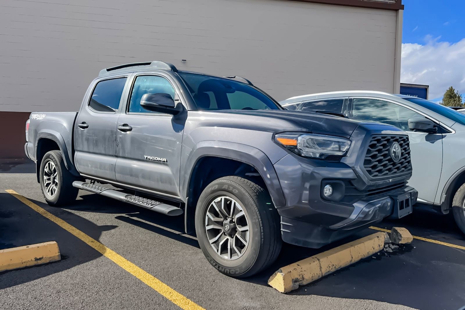 Used 2022 Toyota Tacoma TRD Sport w/ TRD Premium Sport Package image 2