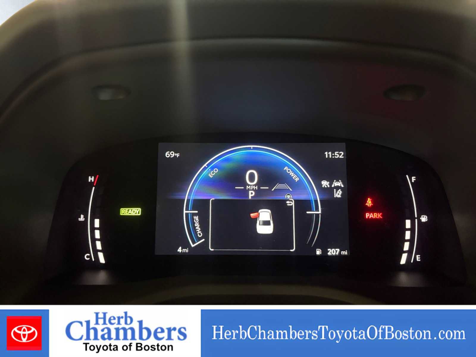 Used 2026 Toyota Camry SE FWD image 5