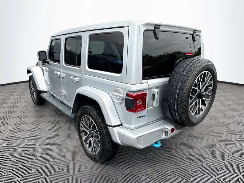 Certified 2022 Jeep Wrangler Unlimited Sahara AWD/4WD image 8