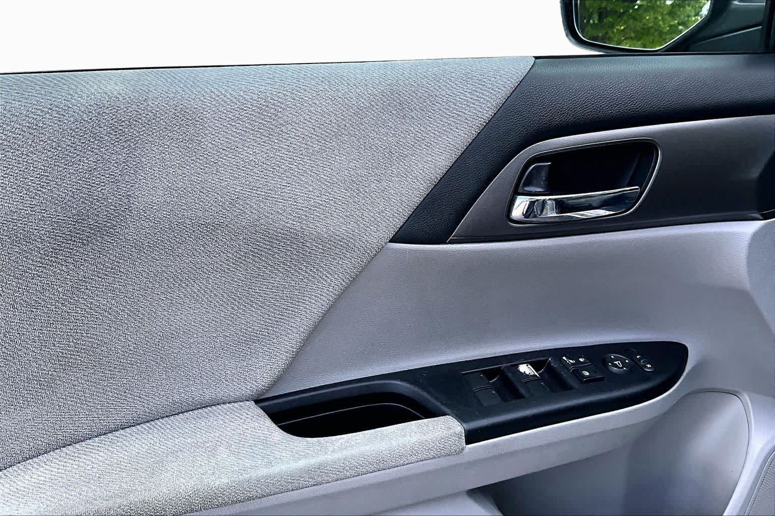Used 2013 Honda Accord LX image 21
