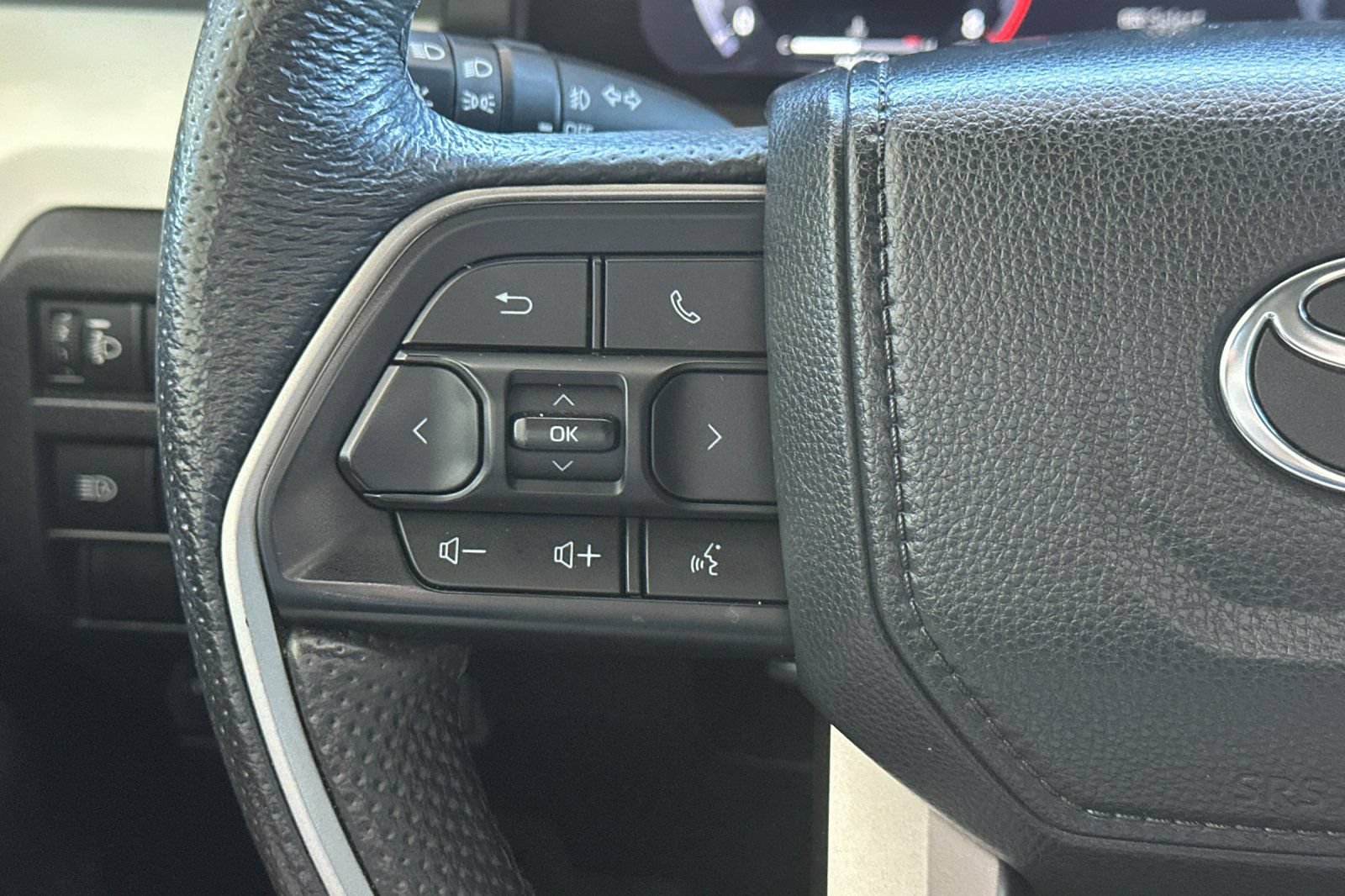 Used 2024 Toyota Tacoma TRD Off-Road AWD/4WD image 24