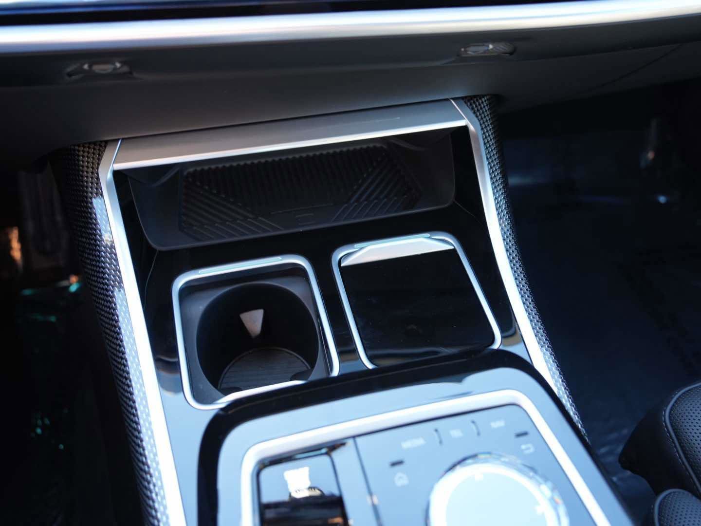 Used 2025 BMW 760i xDrive w/ Executive Package image 25