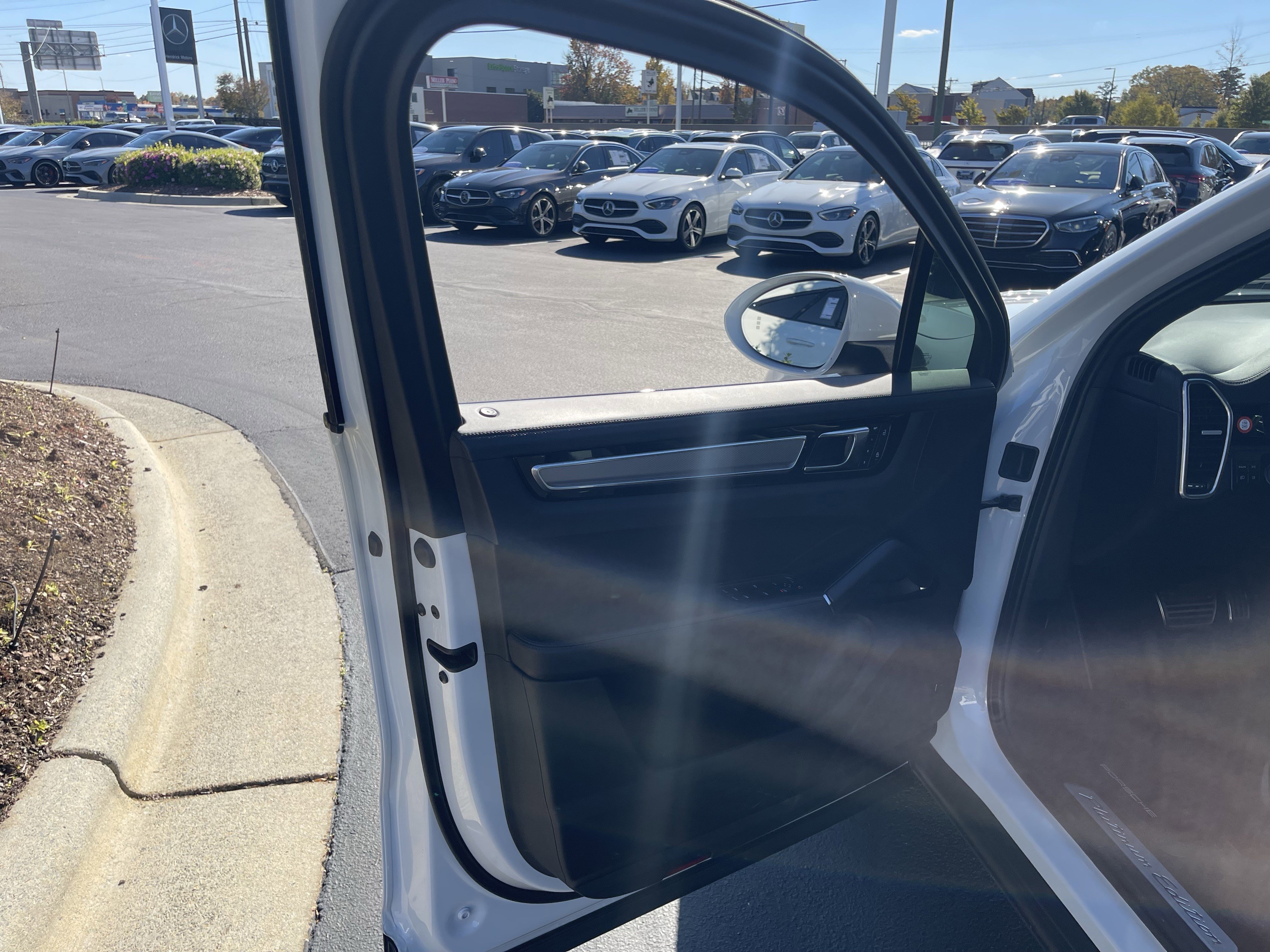 Used 2023 Porsche Cayenne S image 14