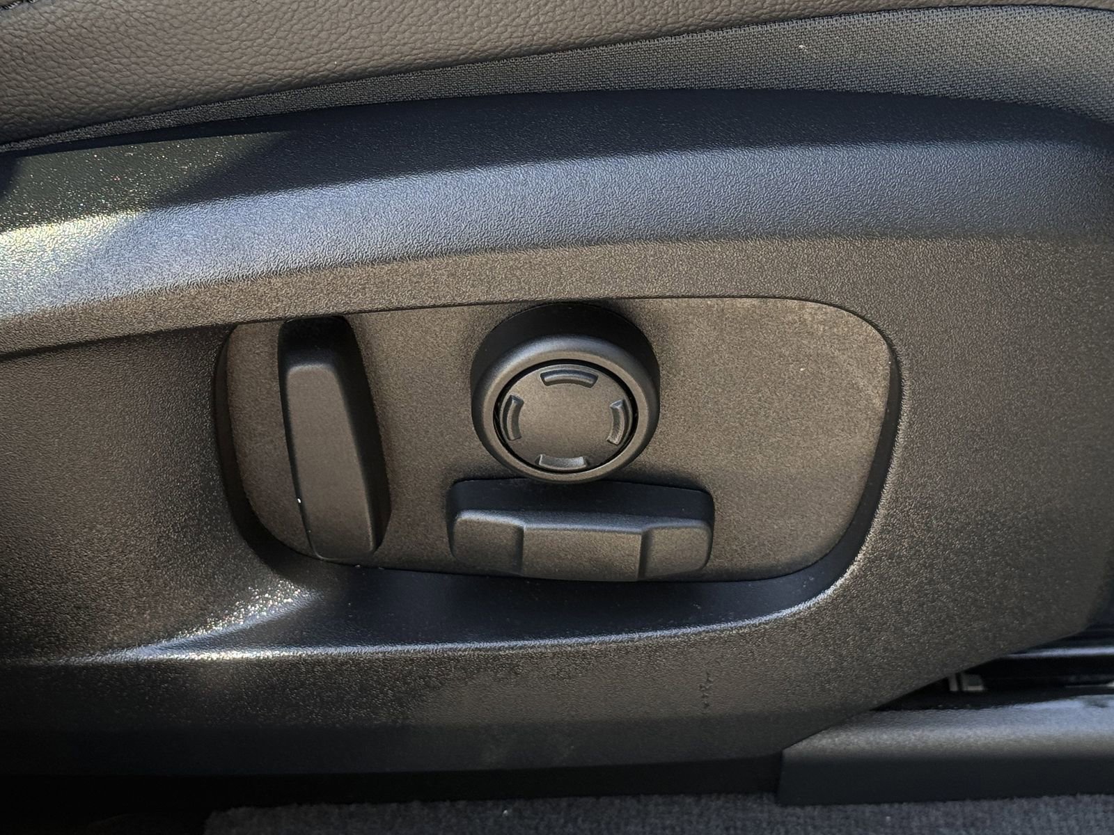 Used 2023 Jaguar F-PACE S image 28