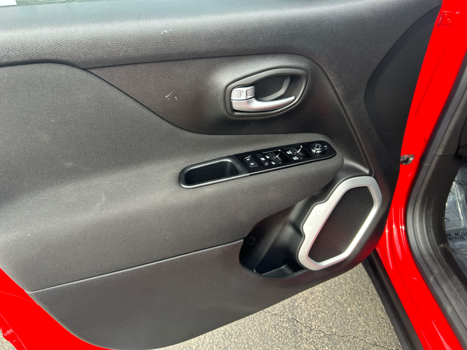 Used 2021 Jeep Renegade Latitude w/ Luxury Group I FWD image 10