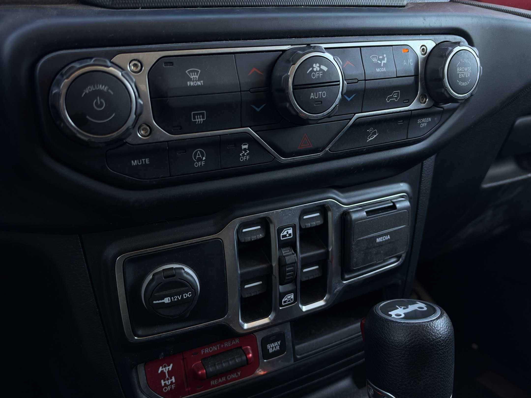 Used 2019 Jeep Wrangler Unlimited Rubicon AWD/4WD image 15