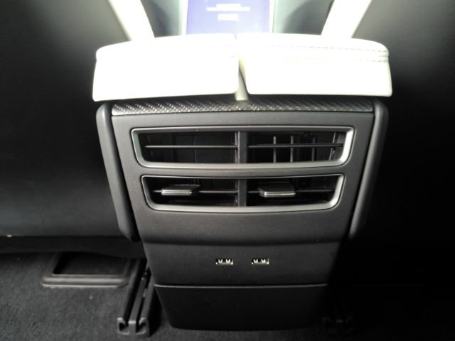 Used 2019 Tesla Model S Performance image 34