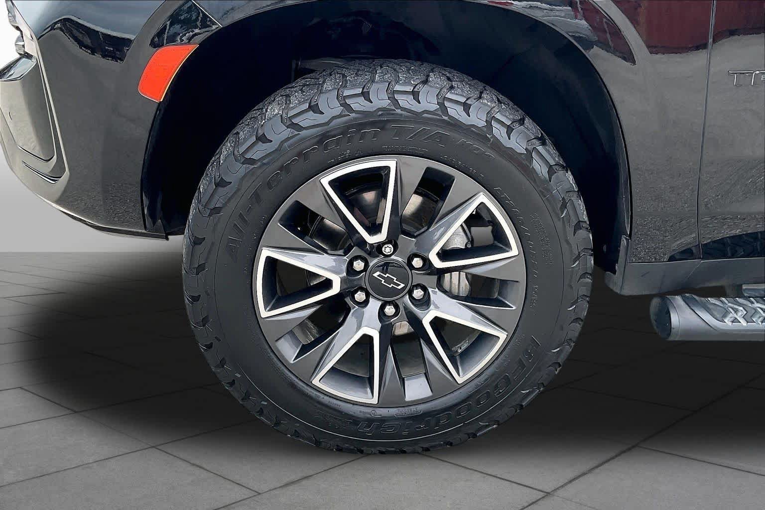 Used 2022 Chevrolet Tahoe Z71 w/ Z71 Off-Road Package AWD/4WD image 10