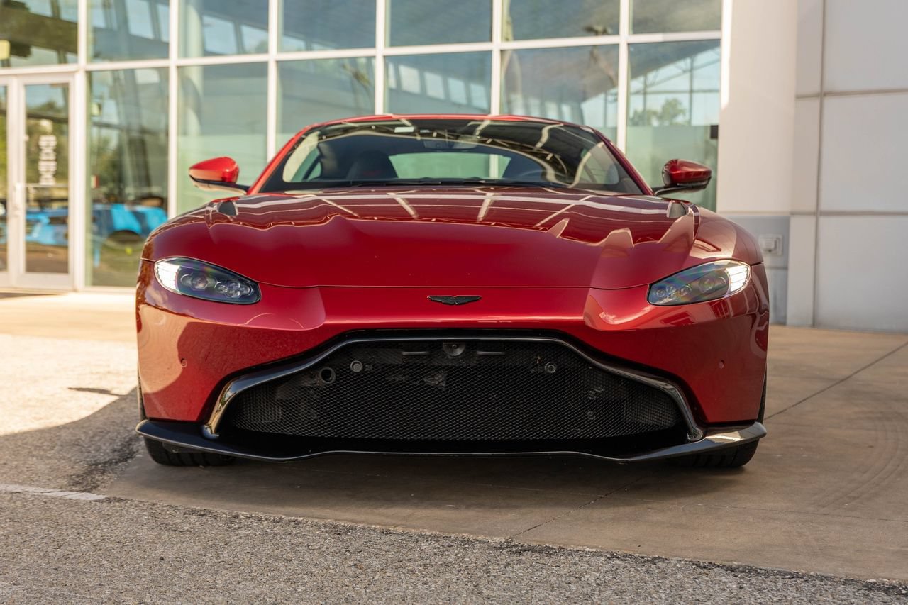 Used 2021 Aston Martin V8 Vantage Coupe RWD image 4