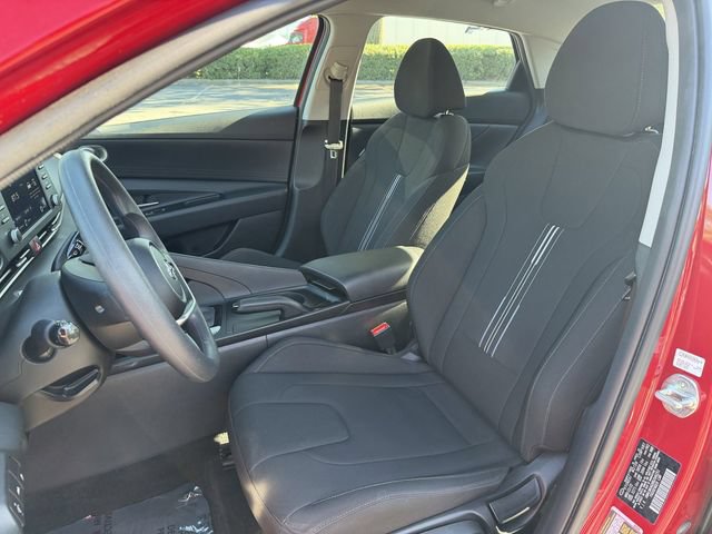 Used 2022 Hyundai Elantra SEL FWD image 11