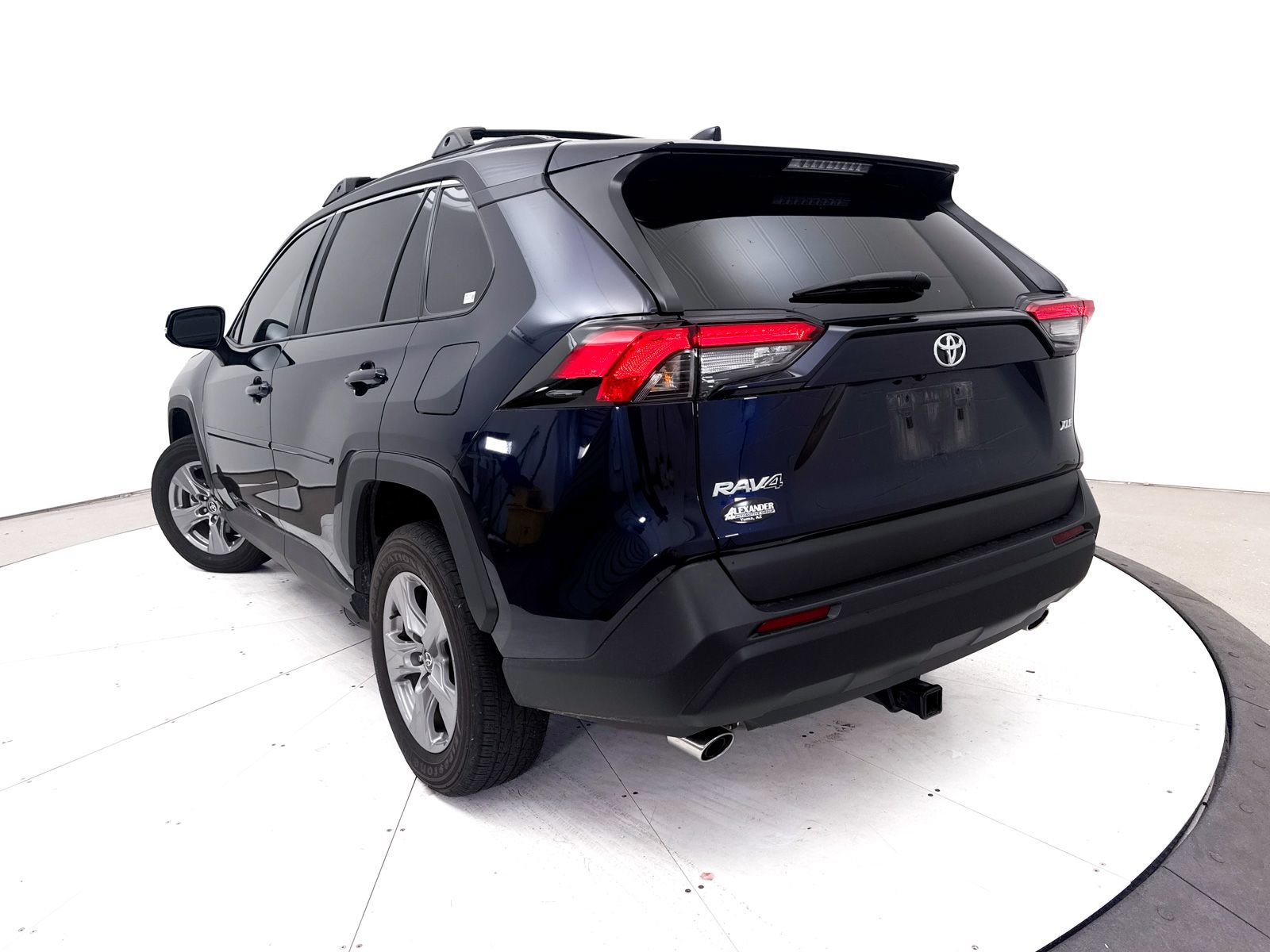 Used 2024 Toyota RAV4 XLE w/ Convenience Package FWD image 7