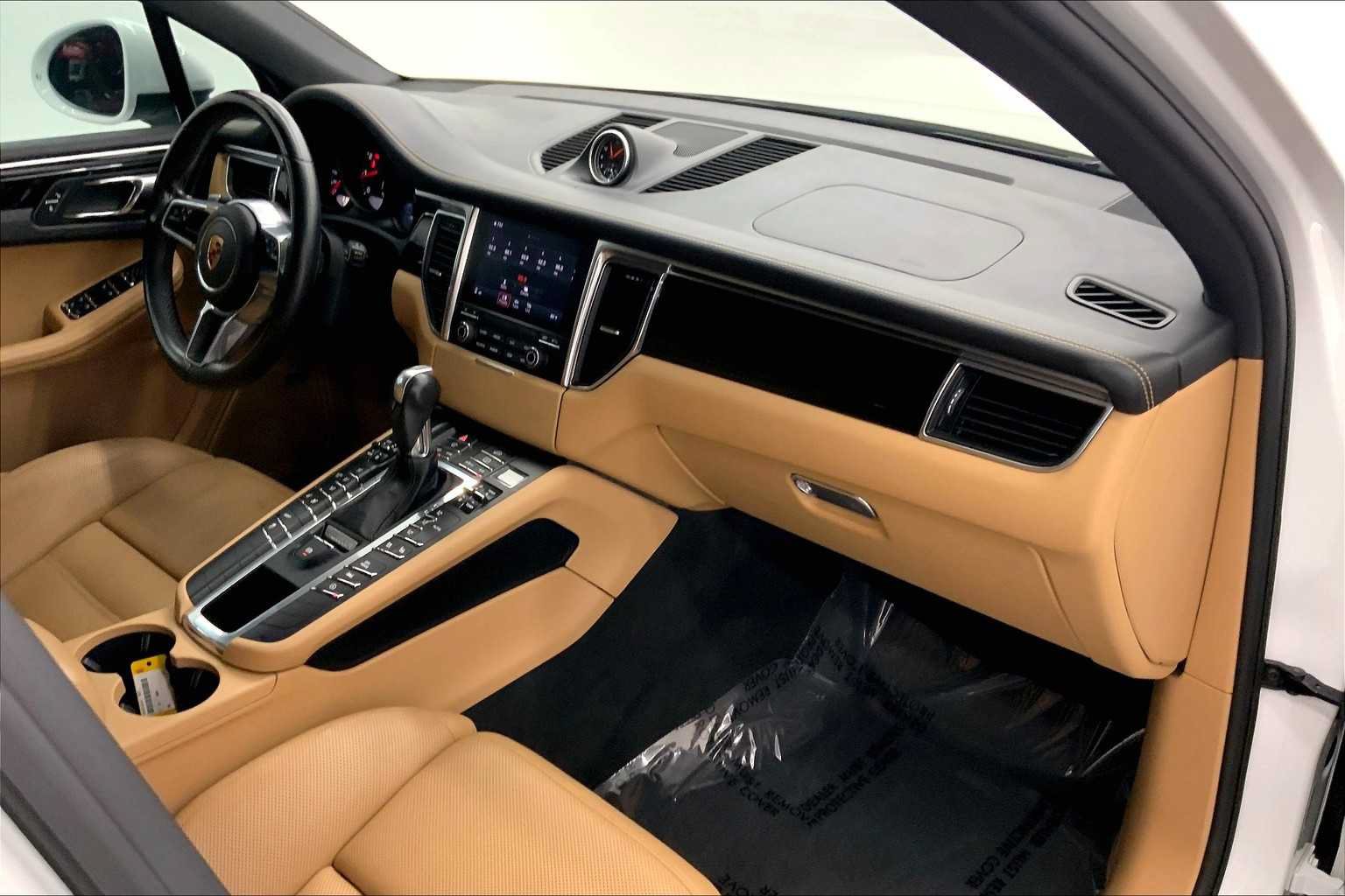 Used 2017 Porsche Macan AWD/4WD image 10