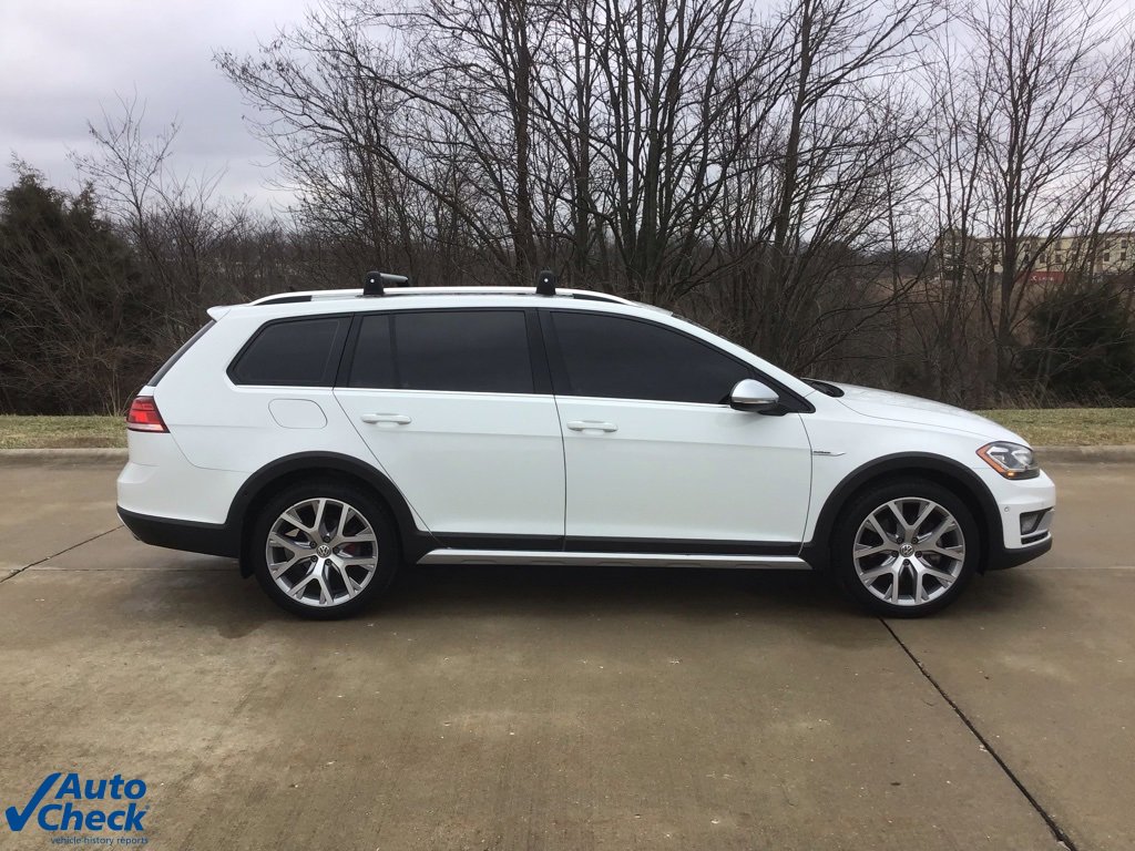 Used 2019 Volkswagen Golf Alltrack image 2
